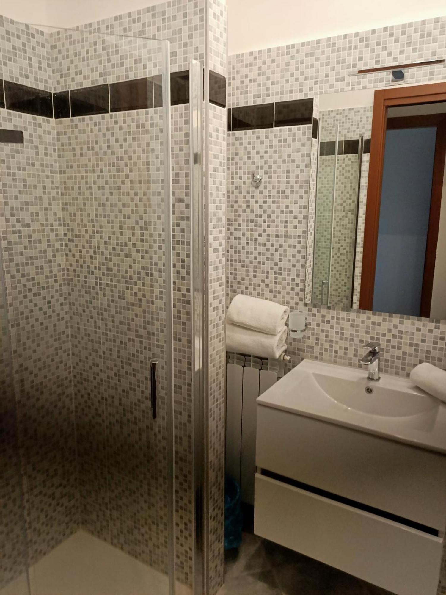 Modular King Suite - Intera Suite Vicino Aeroporto E Fiera Di Roma Fiumicino Luaran gambar